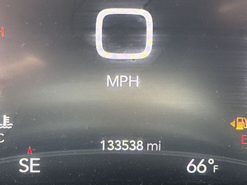 Used 2022 Chrysler Pacifica Limited FWD image 27