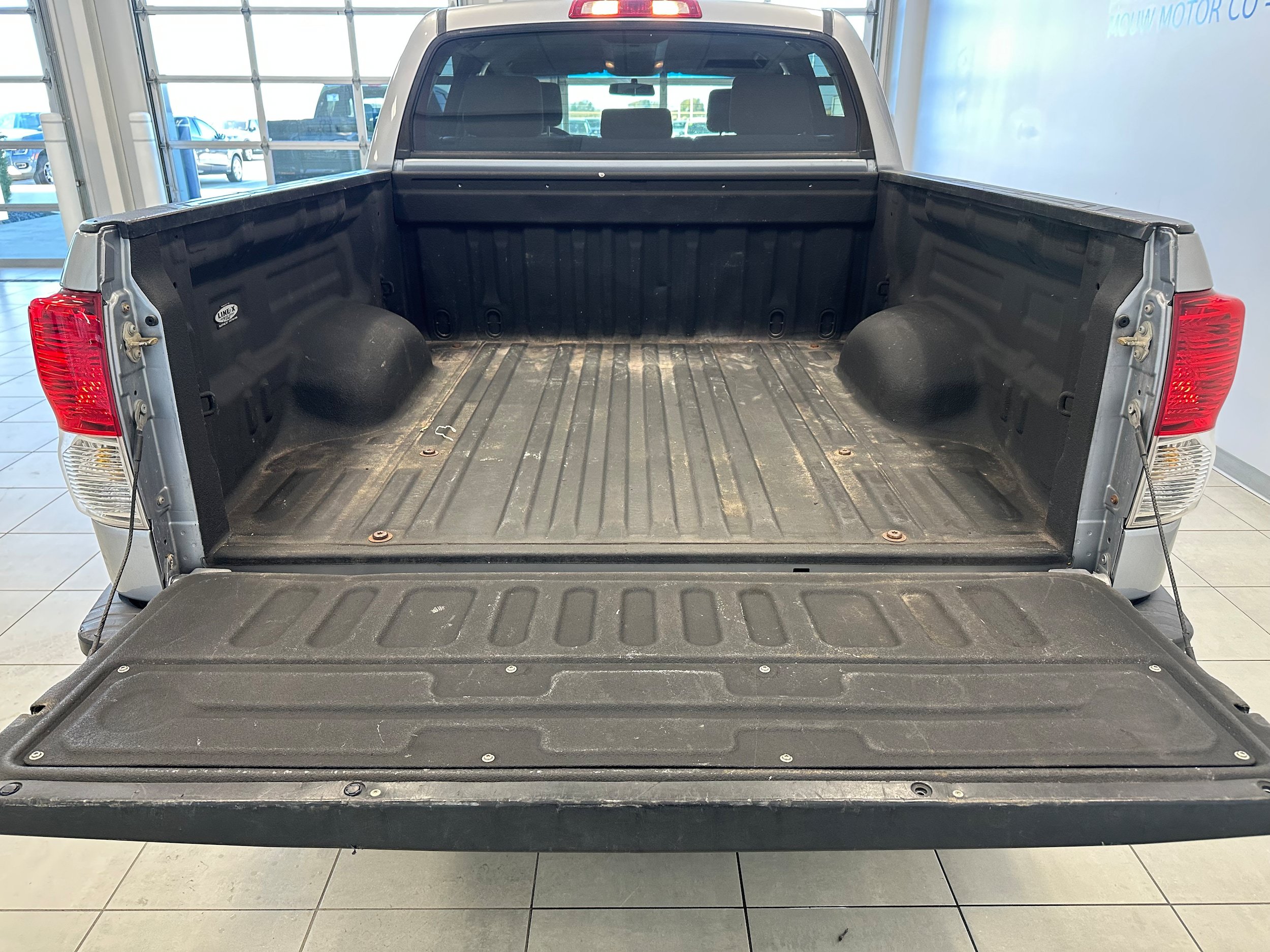 Used 2012 Toyota Tundra 4x4 CrewMax w/ Tow Pkg image 7