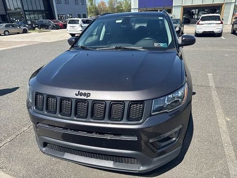 Used 2019 Jeep Compass Latitude AWD/4WD image 2