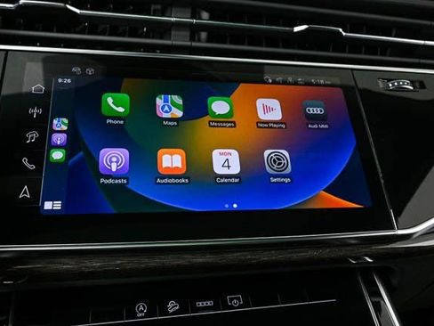 Used 2025 Audi Q8 Premium image 17