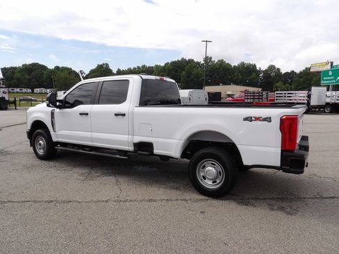 Used 2024 Ford F250 XL AWD/4WD image 4