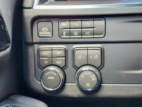 New 2026 Chevrolet Suburban LS image 24