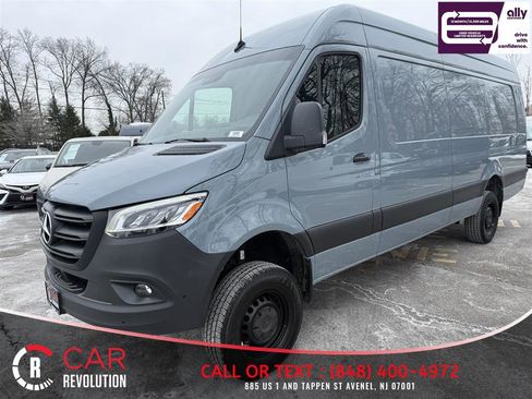 Used 2024 Mercedes-Benz Sprinter 2500 image 3