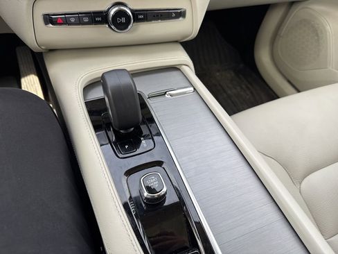 Used 2023 Volvo XC90 B5 Core w/ Protection Package Premier image 21