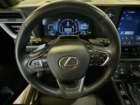 Used 2025 Lexus GX 550 w/ Accessory Package (2T) AWD/4WD image 11