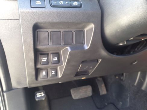 Used 2024 Nissan Frontier PRO-4X AWD/4WD image 17