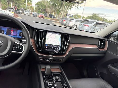 Certified 2024 Volvo XC60 B5 Plus w/ Protection Package Premier AWD/4WD image 31
