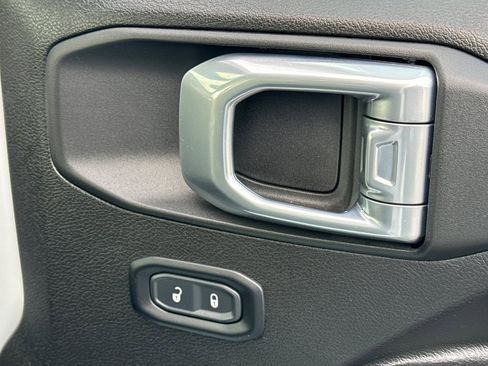 Used 2024 Jeep Wrangler Sport S image 22