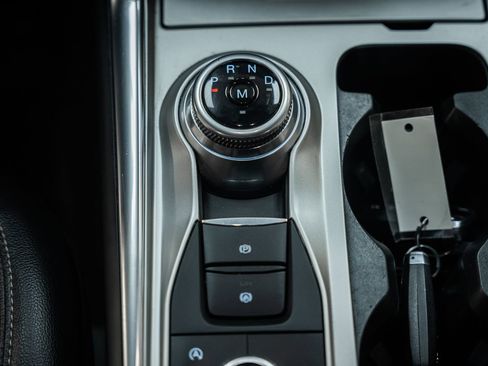 Certified 2020 Ford Explorer XLT w/ Equipment Group 202A image 32