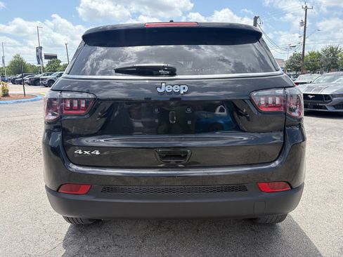 Used 2024 Jeep Compass Sport AWD/4WD image 4