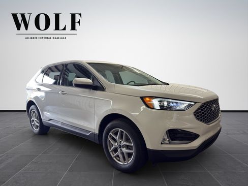 Used 2024 Ford Edge SEL w/ Convenience Package AWD/4WD image 2
