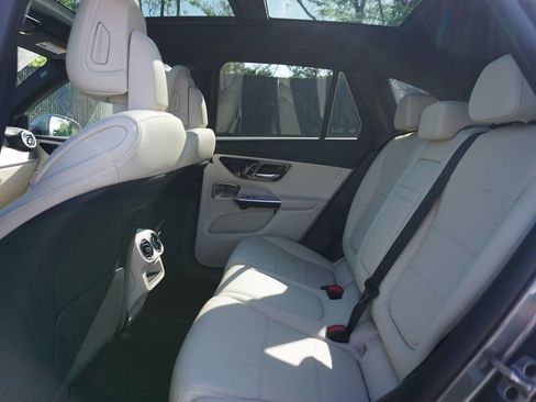 Used 2023 Mercedes-Benz GLC 300 image 13