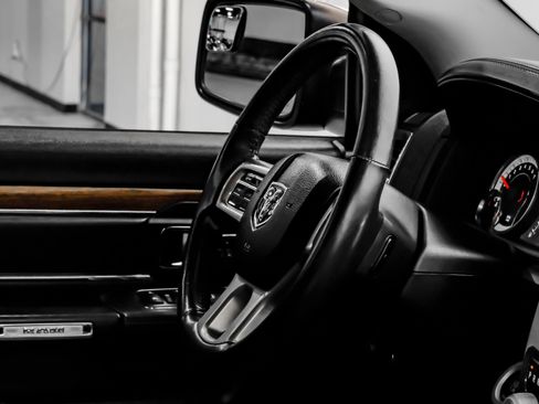 Used 2016 RAM 1500 Laramie w/ Convenience Group AWD/4WD image 18