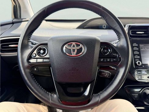 Used 2021 Toyota Prius XLE FWD image 30
