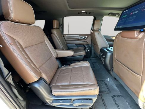 Certified 2023 Chevrolet Suburban High Country w/ Advanced Technology Package image 31