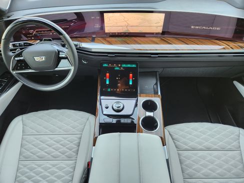 New 2025 Cadillac Escalade Sport Platinum w/ LPO, ONYX Package image 21