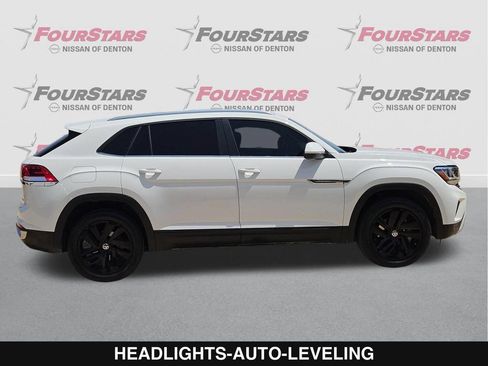 Used 2023 Volkswagen Atlas Cross Sport SE AWD/4WD image 3