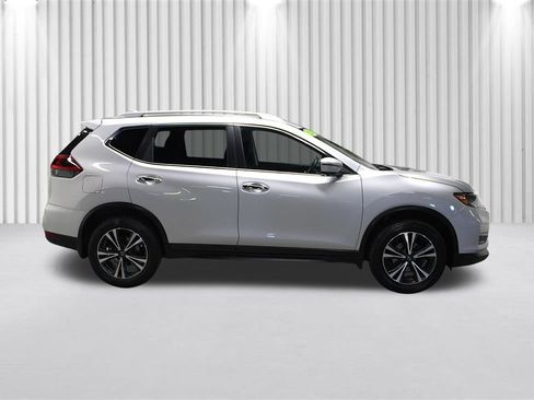 Used 2020 Nissan Rogue SV w/ Premium Package AWD/4WD image 2