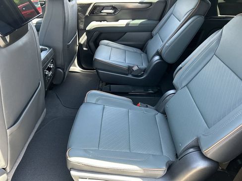 New 2026 GMC Yukon XL AT4 w/ AT4 Premium Plus Package AWD/4WD image 26