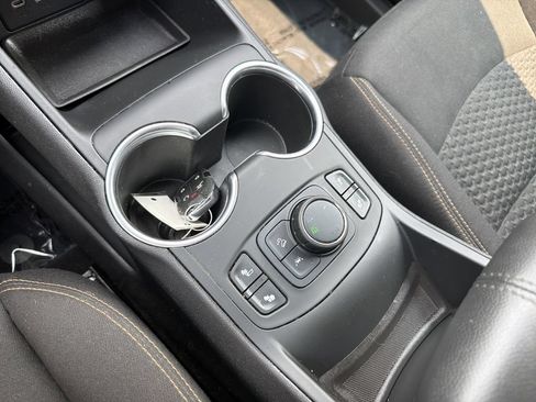 Used 2020 GMC Terrain SLE AWD/4WD image 27