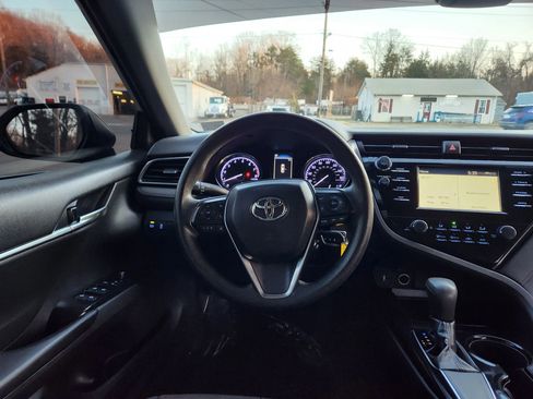 Used 2019 Toyota Camry LE image 28