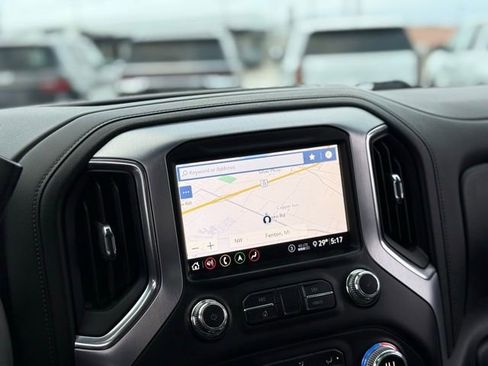 Used 2020 GMC Sierra 2500 SLT image 3