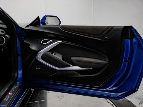 Used 2018 Chevrolet Camaro ZL1 image 73