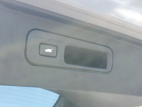 Used 2023 Honda Pilot Touring image 10