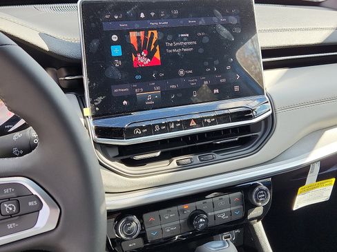 New 2026 Jeep Compass Limited image 11