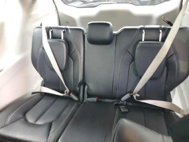 Used 2024 Chrysler Pacifica Limited FWD image 10