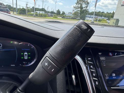 Used 2020 Cadillac Escalade Premium Luxury AWD/4WD image 26