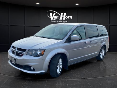 Used 2019 Dodge Grand Caravan GT FWD image 3