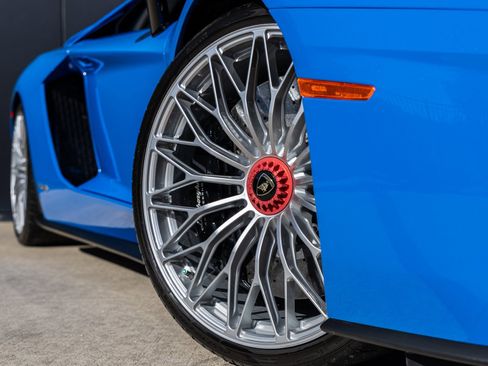 Used 2018 Lamborghini Aventador S image 21