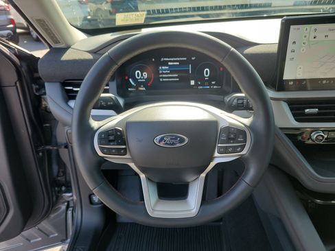 Used 2025 Ford Explorer Active w/ Active Comfort Package image 27