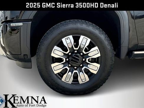 Used 2025 GMC Sierra 3500 Denali w/ Denali Reserve Package image 42