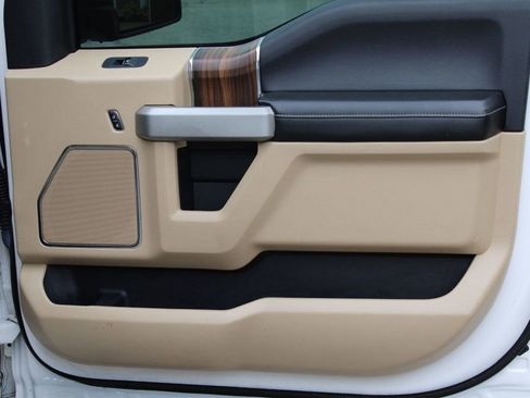 Used 2017 Ford F150 Lariat w/ Equipment Group 502A Luxury image 23