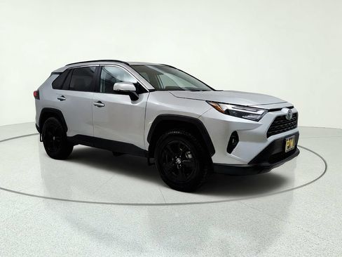 Used 2025 Toyota RAV4 XLE w/ Convenience Package AWD/4WD image 10