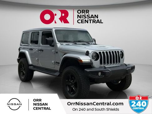 Used 2022 Jeep Wrangler Unlimited Sahara AWD/4WD image 3
