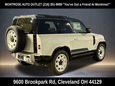 New 2025 Land Rover Defender 90 S image 5