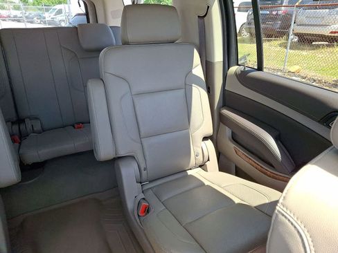 Used 2019 Chevrolet Suburban Premier AWD/4WD image 15