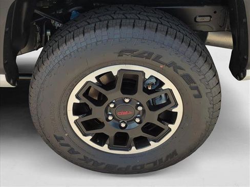New 2025 Toyota Tacoma TRD Off-Road image 10