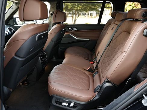 New 2027 BMW X7 xDrive40i w/ Executive Package AWD/4WD image 25