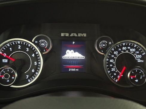 Used 2024 RAM 2500 Big Horn w/ Sport Appearance Package image 18