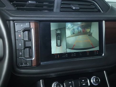 Used 2024 GMC Yukon Denali Ultimate AWD/4WD image 32