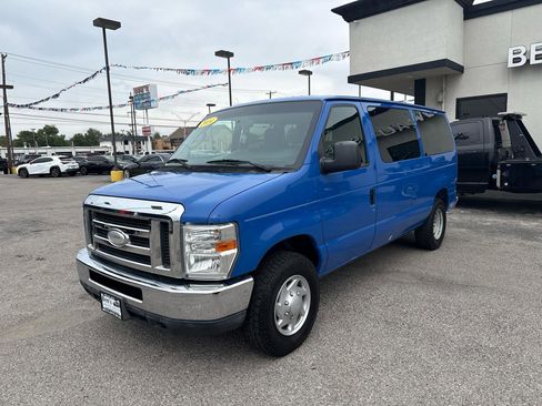 Used 2014 Ford E-350 and Econoline 350 XLT image 2