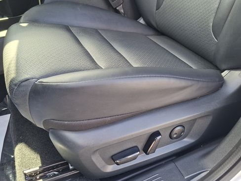 Used 2023 Nissan Rogue SV w/ SV Premium B Package FWD image 18