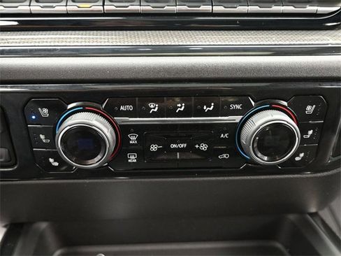 Used 2024 Chevrolet Silverado 2500 ZR2 w/ Technology Package image 31