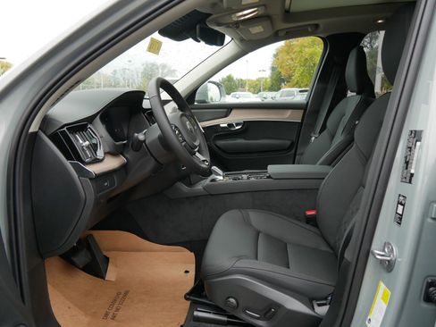 New 2026 Volvo XC90 B6 Plus image 5