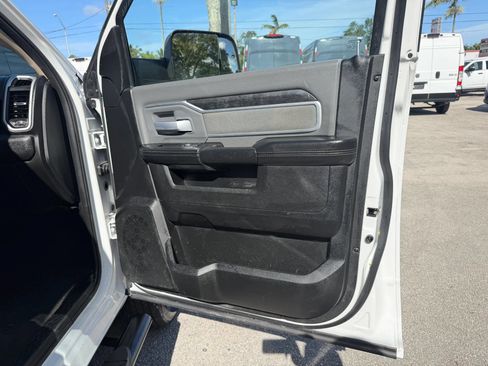 Used 2020 RAM 3500 4x4 Crew Cab SLT DRW w/ Quick Order Package 2YG SLT image 18