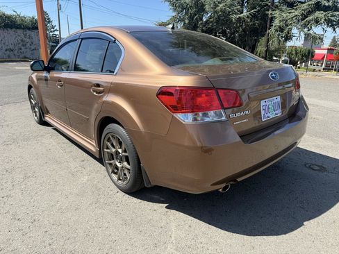 Used 2011 Subaru Legacy 2.5i Limited AWD/4WD image 3